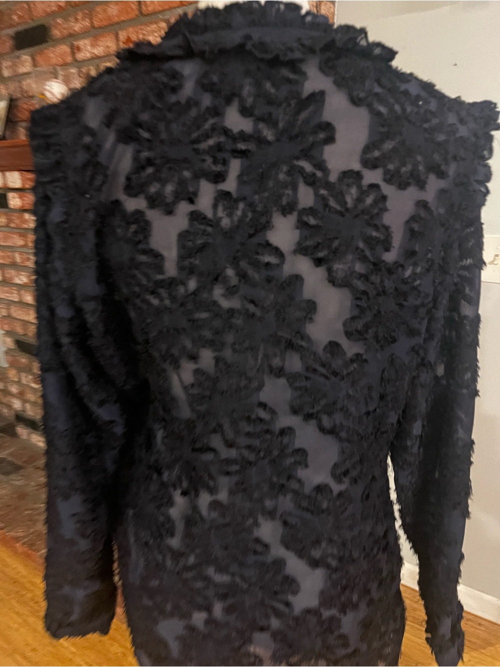 Alberto Makali $150 floral appliqué sheer blouse - Picture 4 of 4